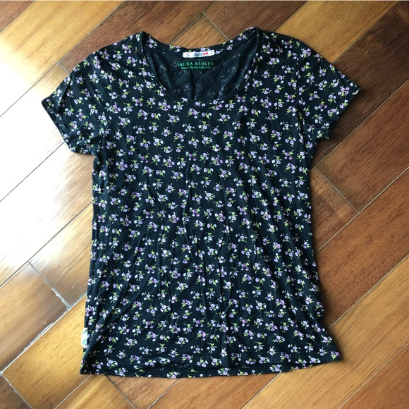 Uniqlo Tops - Uniqlo x Laura Ashley Limited Archive Collection T-Shirt